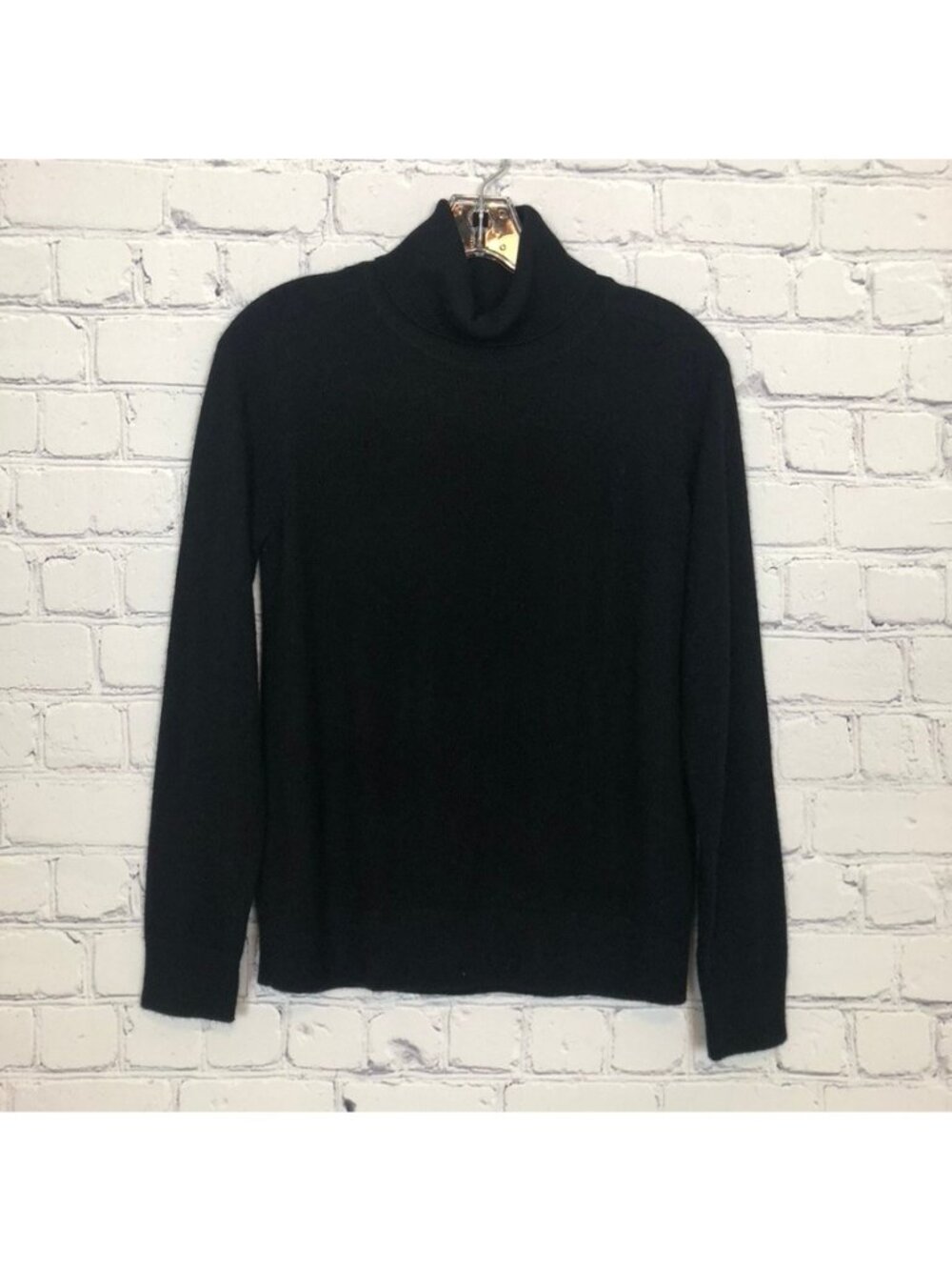 Quince 100% Cashmere Black Sweater Size M Turtleneck